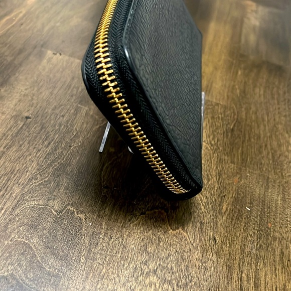 Low start-Burberry Heritage Grain Large Ziggy Zip Around Wallet - Picture 2 of 8